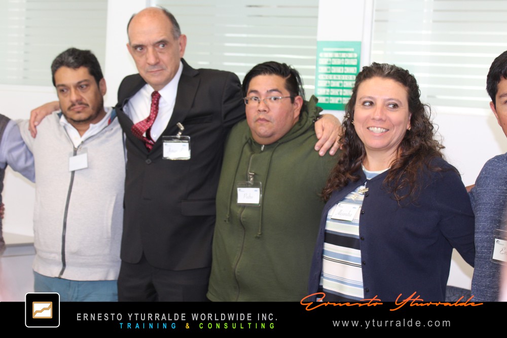 Team Building Corporativo LATAM con aprendizajes significativos en talleres de cuerdas